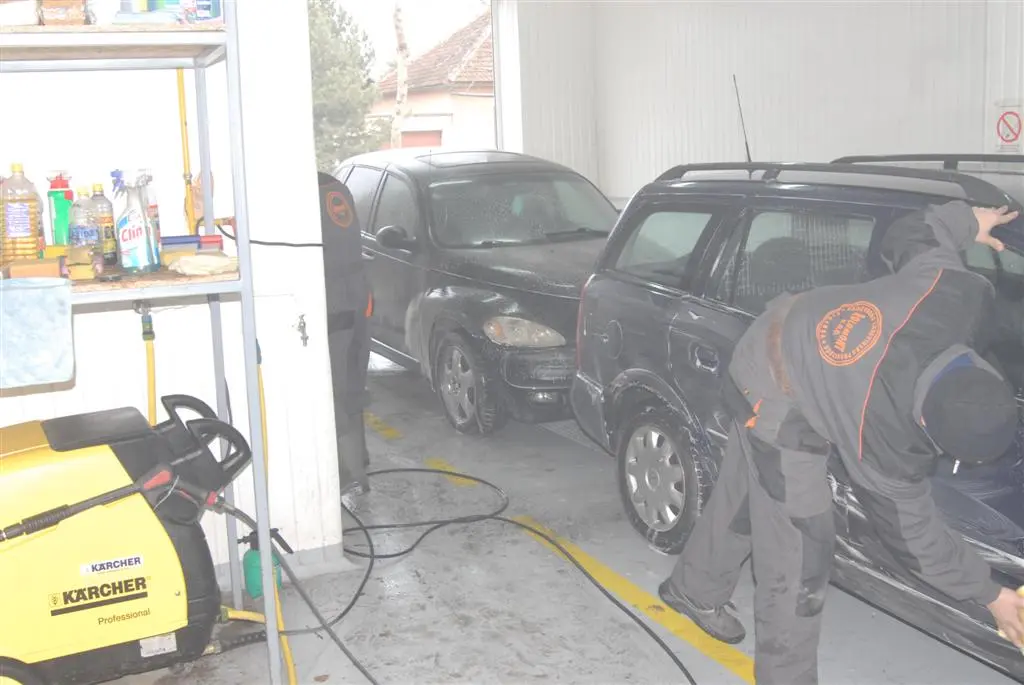 Pranje vozila u auto perionici Rolomont Kikinda
