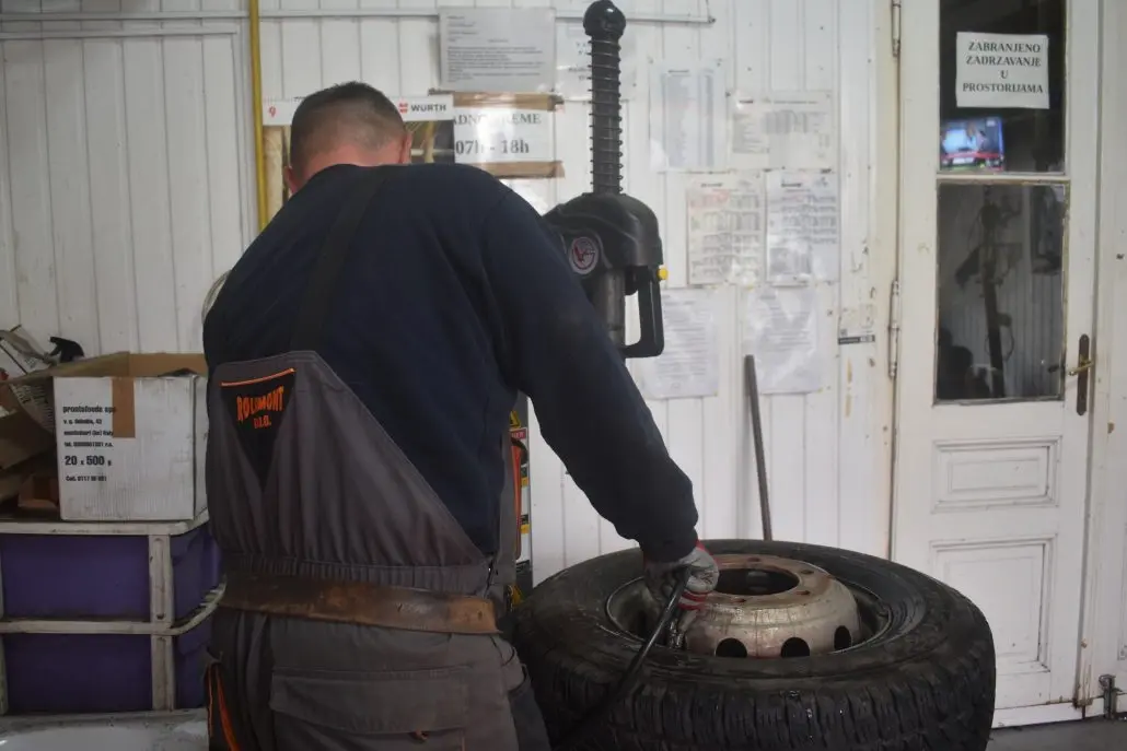 Zamena auto guma u vulkanizerskom servisu u Kikindi